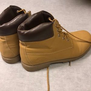 Construction boots
